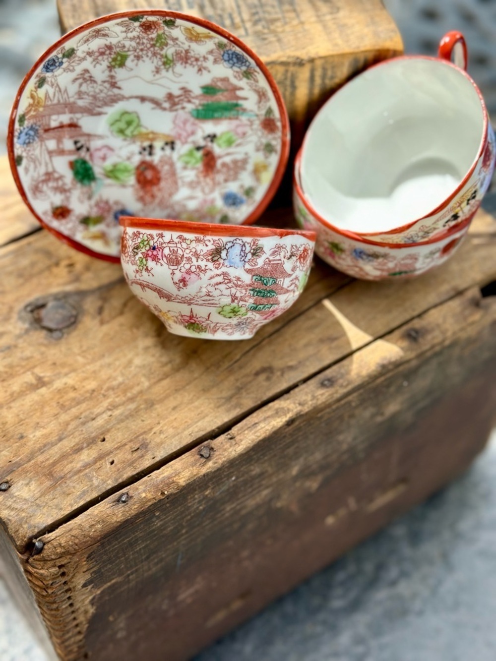 3 Vintage Geisha Garden Hand Painted Red Rimmed Tea Cups With 1 Saucer - Picture 2 of 8